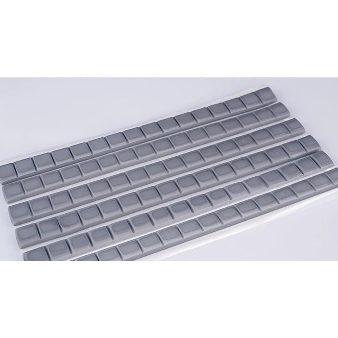 HobbyMio: Reusable Adhesive Hobby Tack